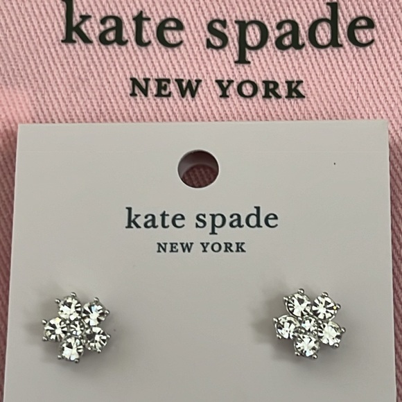 Beatiful Kate Spade CZ Flower Studs - NWT - Picture 1 of 10